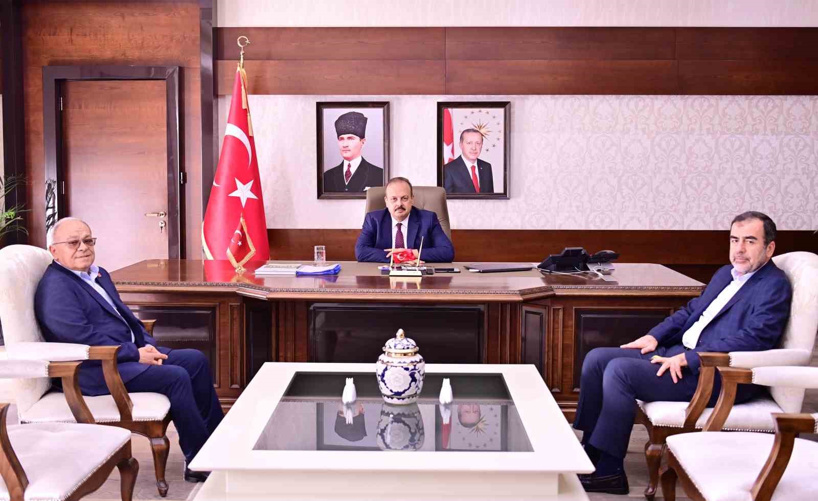 Aydın’da İl Başkanları Valilikte: Meclis Öncesi Güvenlik ve Sükunet Çağrısı