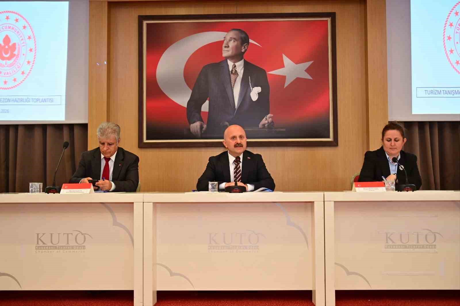 Kuşadası'nda Kritik Turizm Zirvesi: Sezon Öncesi Sorunlar ve Çözümler Masaya Yatırıldı