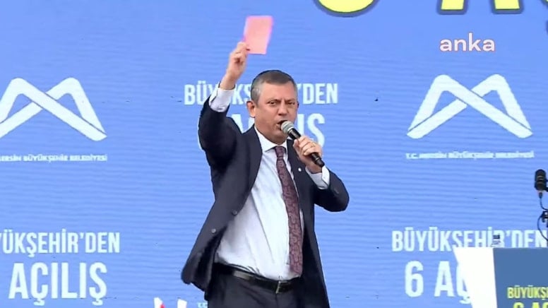 Özgür Özel'den Merkez Medyaya Sert Tepki: 