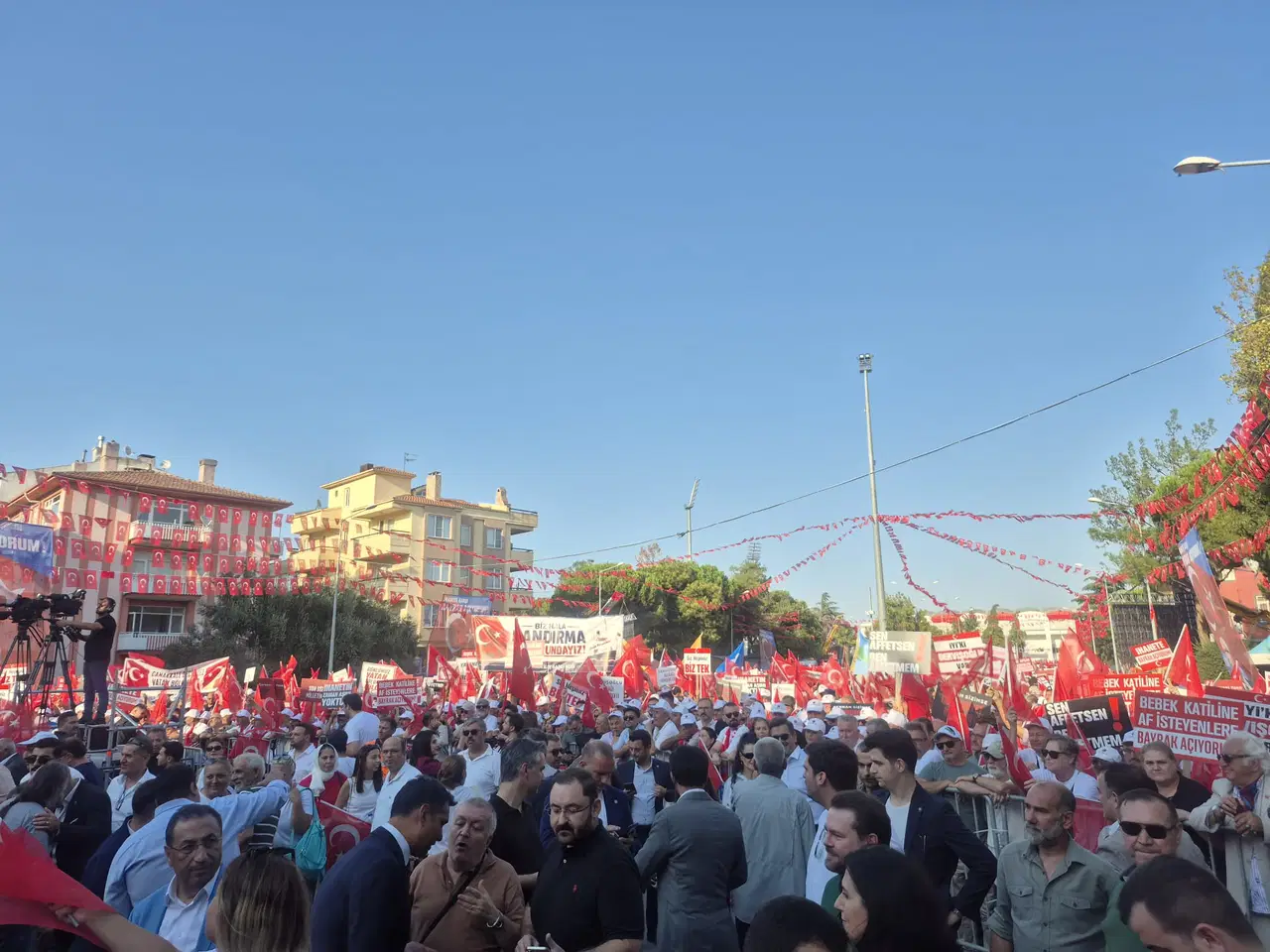 İYİ PARTİ’DEN BALIKESİR’DE DEV MİTİNG: “TERÖRDÖN ARINMIŞ TÜRKİYE” YALANINA GEÇİT VERMEYECEĞİZ