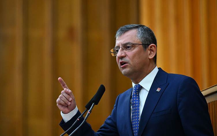 Boykot Soruşturmasına Özgür Özel’den Sert Tepki: “Erdoğan’a Helal Olan Millete Haram Olamaz!”