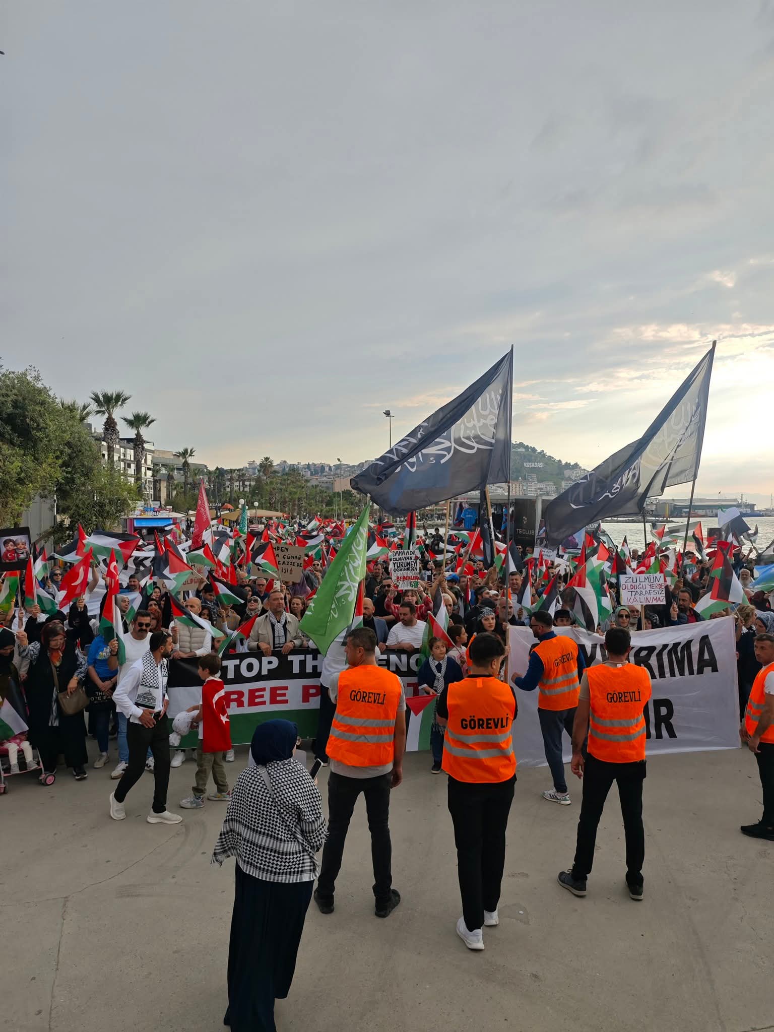 MAZLUM FİLİSTİN HALKININ YANINDAYIZ; ZULME SESSİZ KALMAYACAĞIZ!