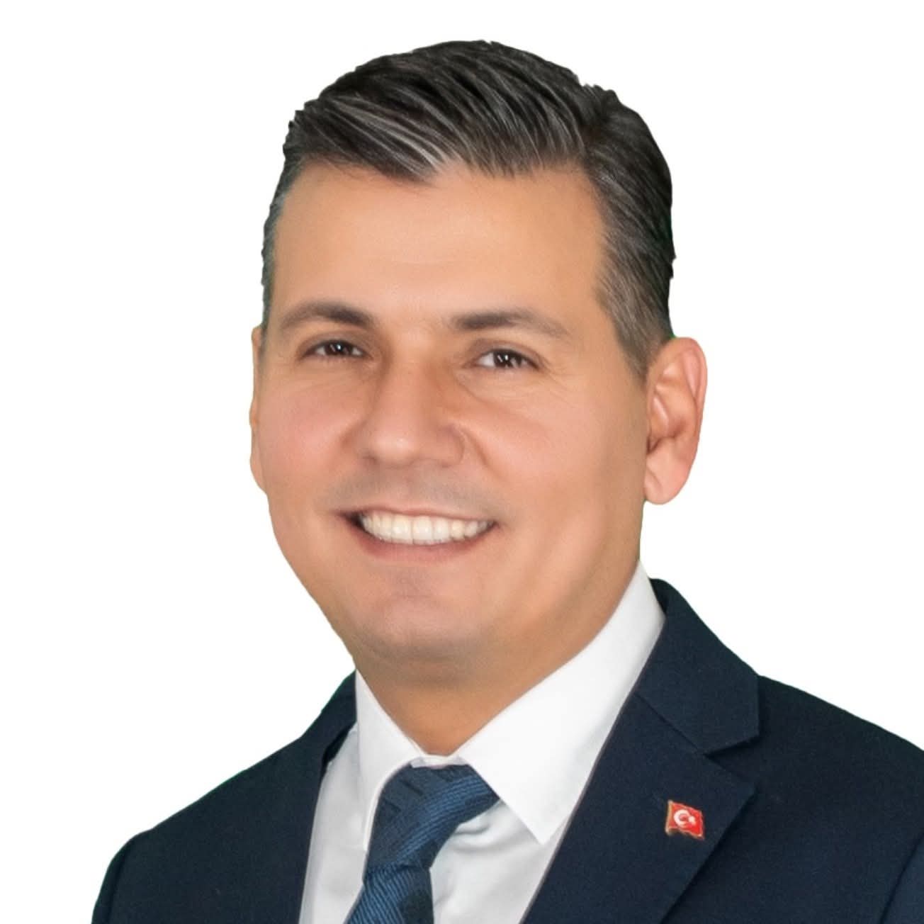 “Kuşadası’nda Gönüllere Dokunan Başkan: Fatih Sarıgöz”