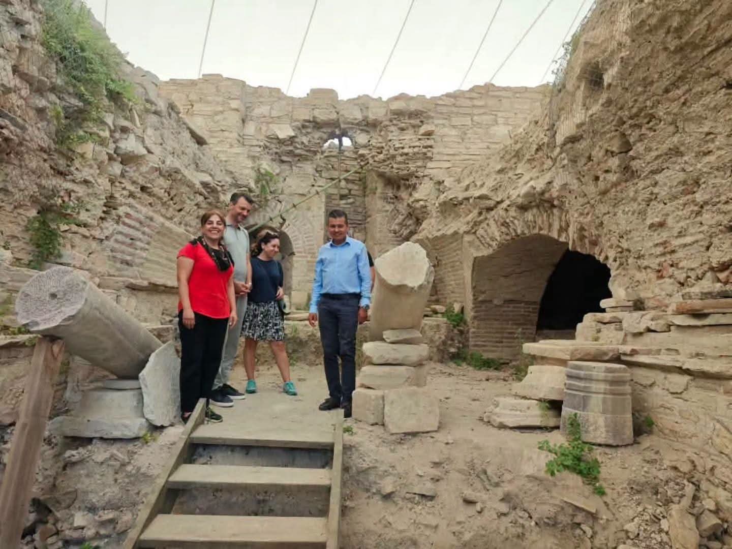 KUŞADASI'NIN GİZLİ HAZİNESİ KADIKALESİ (ANAİA) İÇİN GÜÇLÜ ÇAĞRI: 