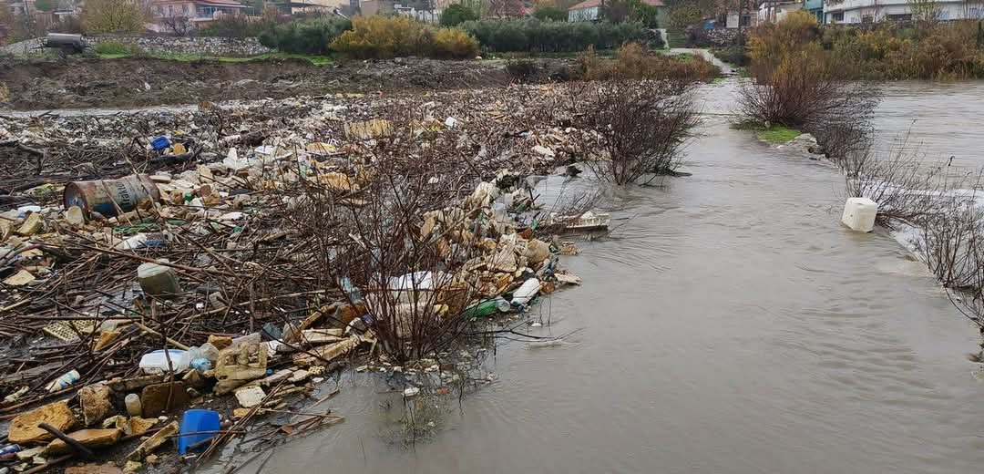 TARİHİ TAŞKÖPRÜ YOK OLUYOR: ÇEVRE FELAKETİ KAPIDA