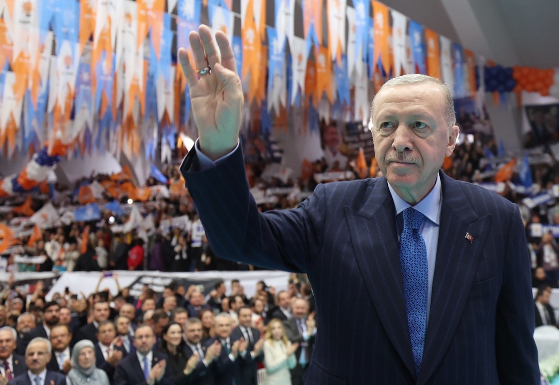 Cumhurbaşkanı Erdoğan Aydın'da Coşkuyla Karşılandı: Mehmet Erdem İl Başkanı Oldu
