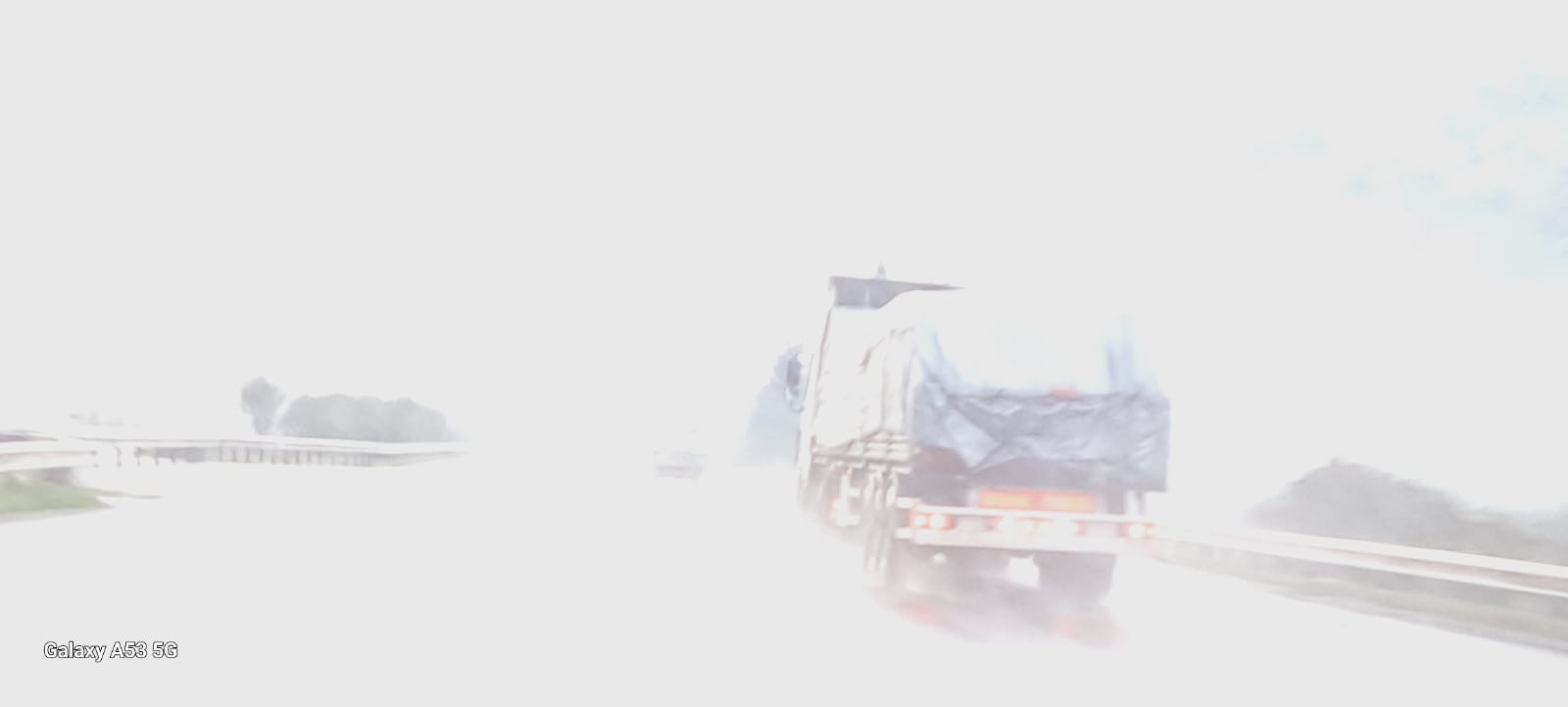 EGE'DE PUS VE SİS UYARISI: TRAFİĞE DİKKAT!