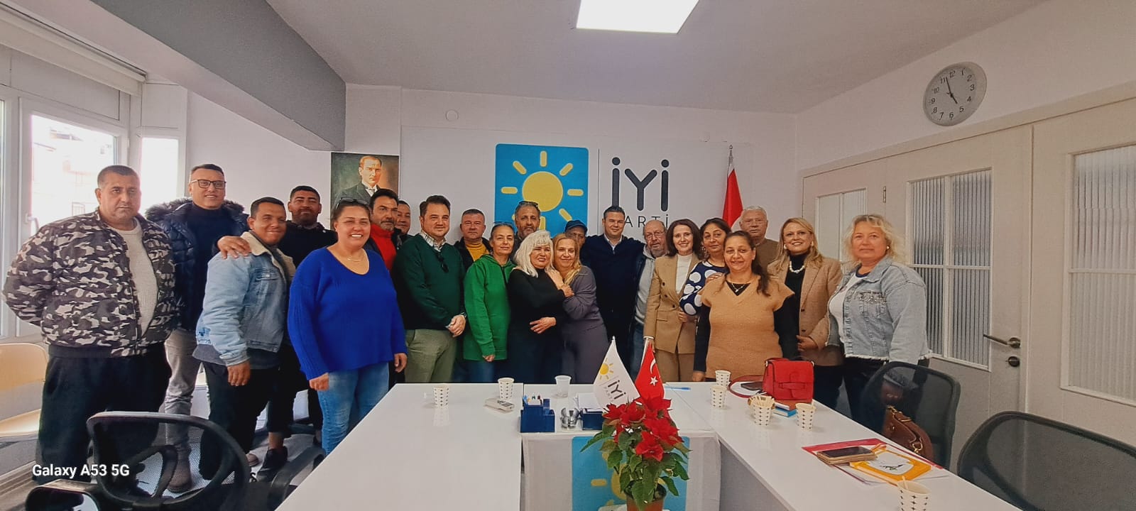 İYİ Parti Kuşadası İlçe Teşkilatı’na Üyelik Akını!