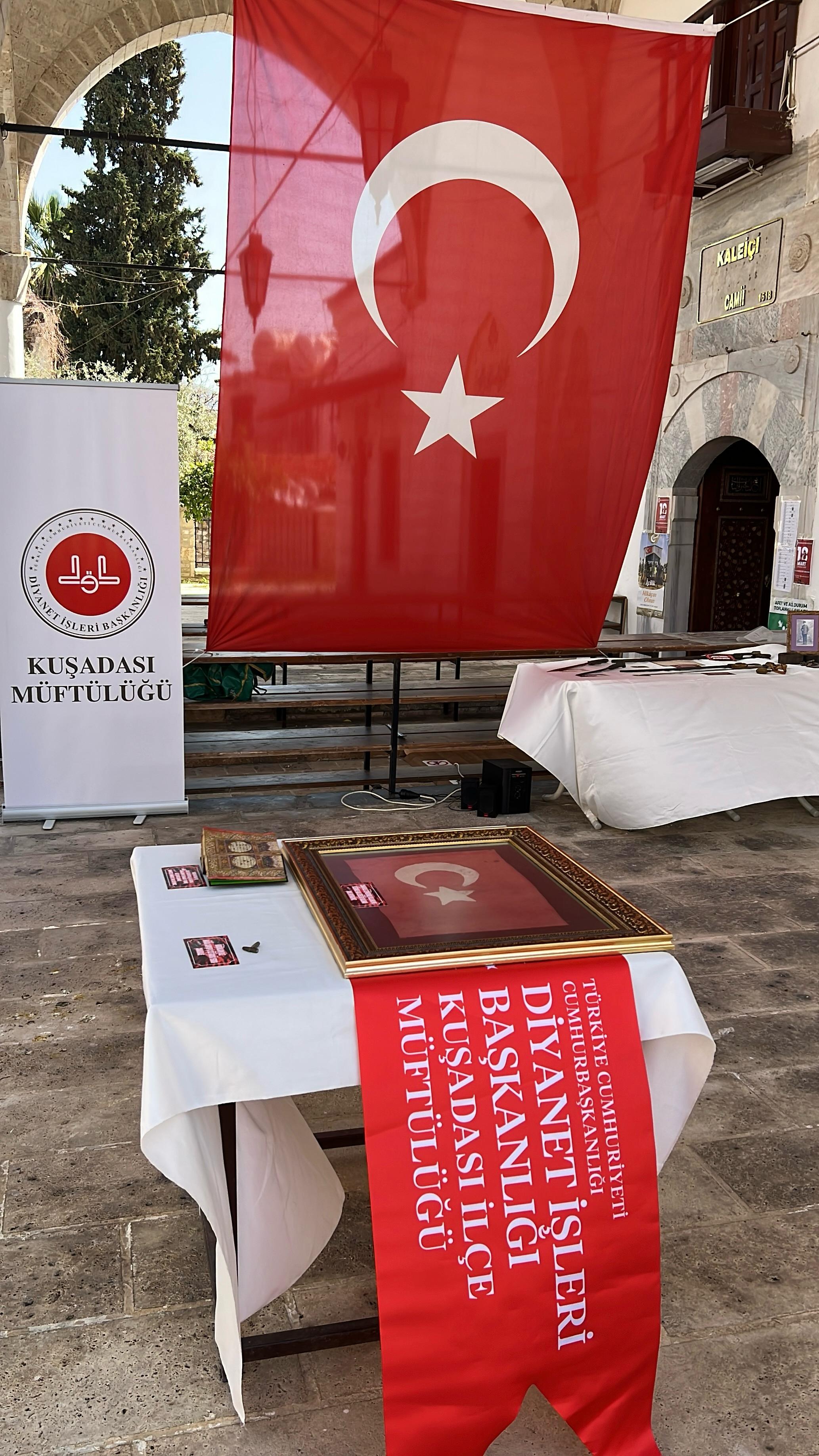 Çanakkale Ruhu Kuşadası’nda Canlandı: Tarihi Sergiye Yoğun İlgi