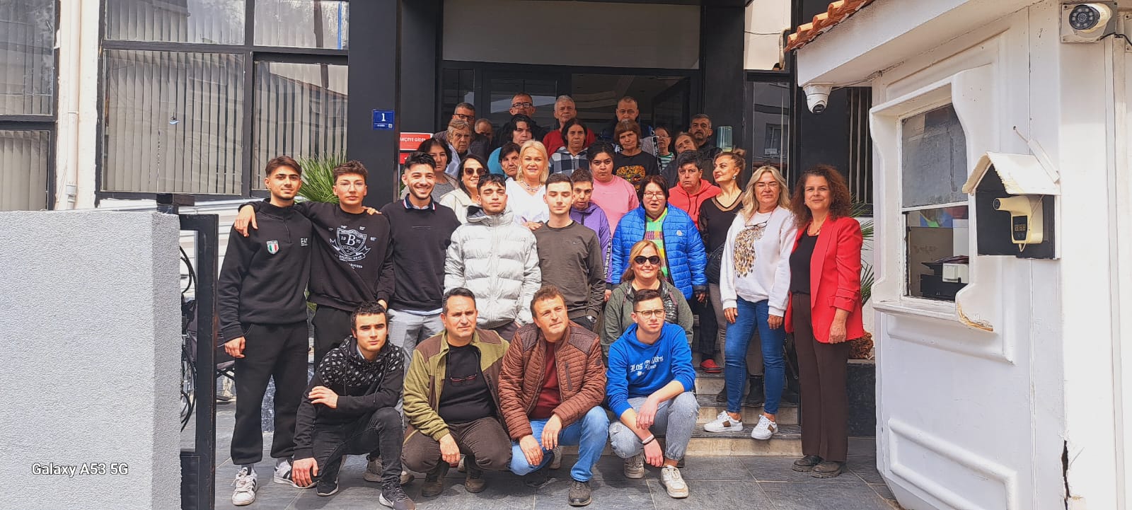 Gençlerden Anlamlı Bayram Hediyesi: Bakımevi Sakinlerine Sevgi Dokunuşu!