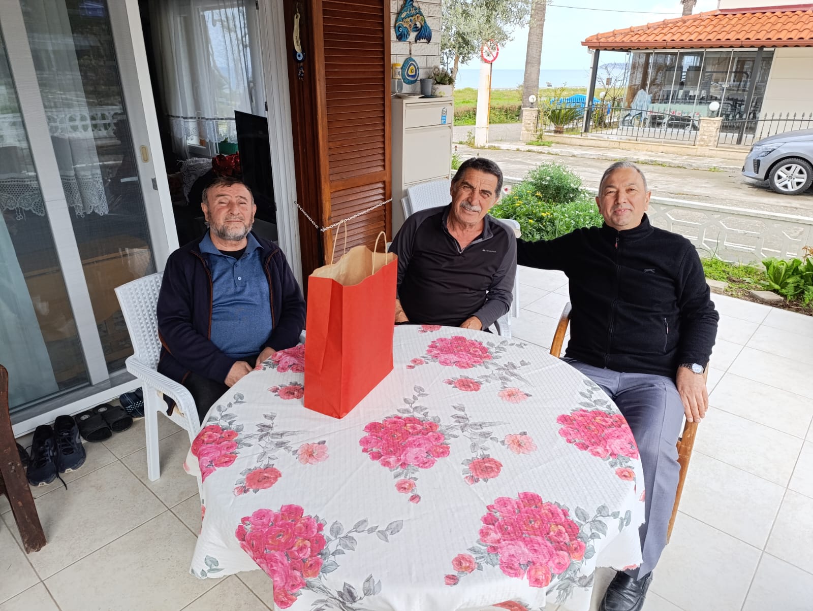 Kuşadası Müftülüğü Din Görevlileri, Ramazan’ın Son Gününde Şehit ve Gazi Ailelerini Unutmadı, Bayram Sevinçlerine Ortak Oldu!