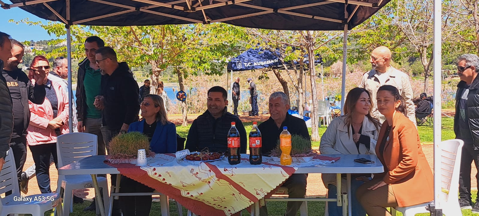 KUŞADASI’NDA NEVRUZ ATEŞİ YANDI