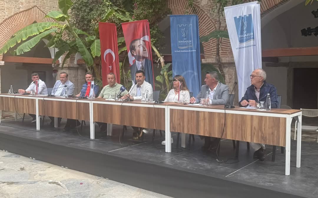 Kuşadası’nda Sezon Öncesi Turizm Değerlendirme Toplantısı Yapıldı