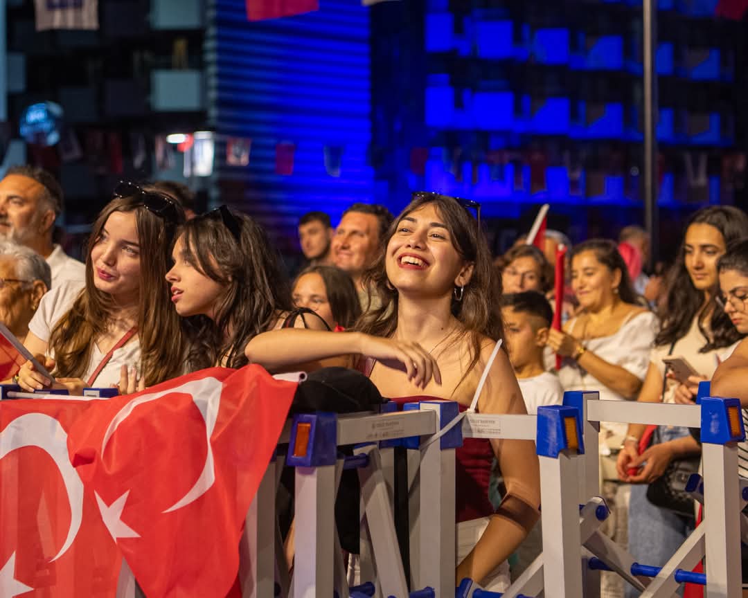 19 Mayıs Coşkusu Kuşadası’nda Müzikle Taçlandı