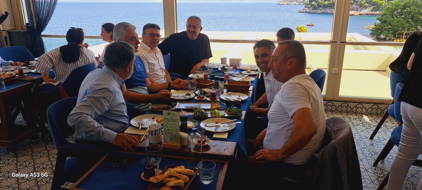 Kuşadası’nda Eğitim İçin El Ele: Şehit Kaya Aldoğan Anadolu Lisesi’nden Anlamlı Kahvaltı Organizasyonu