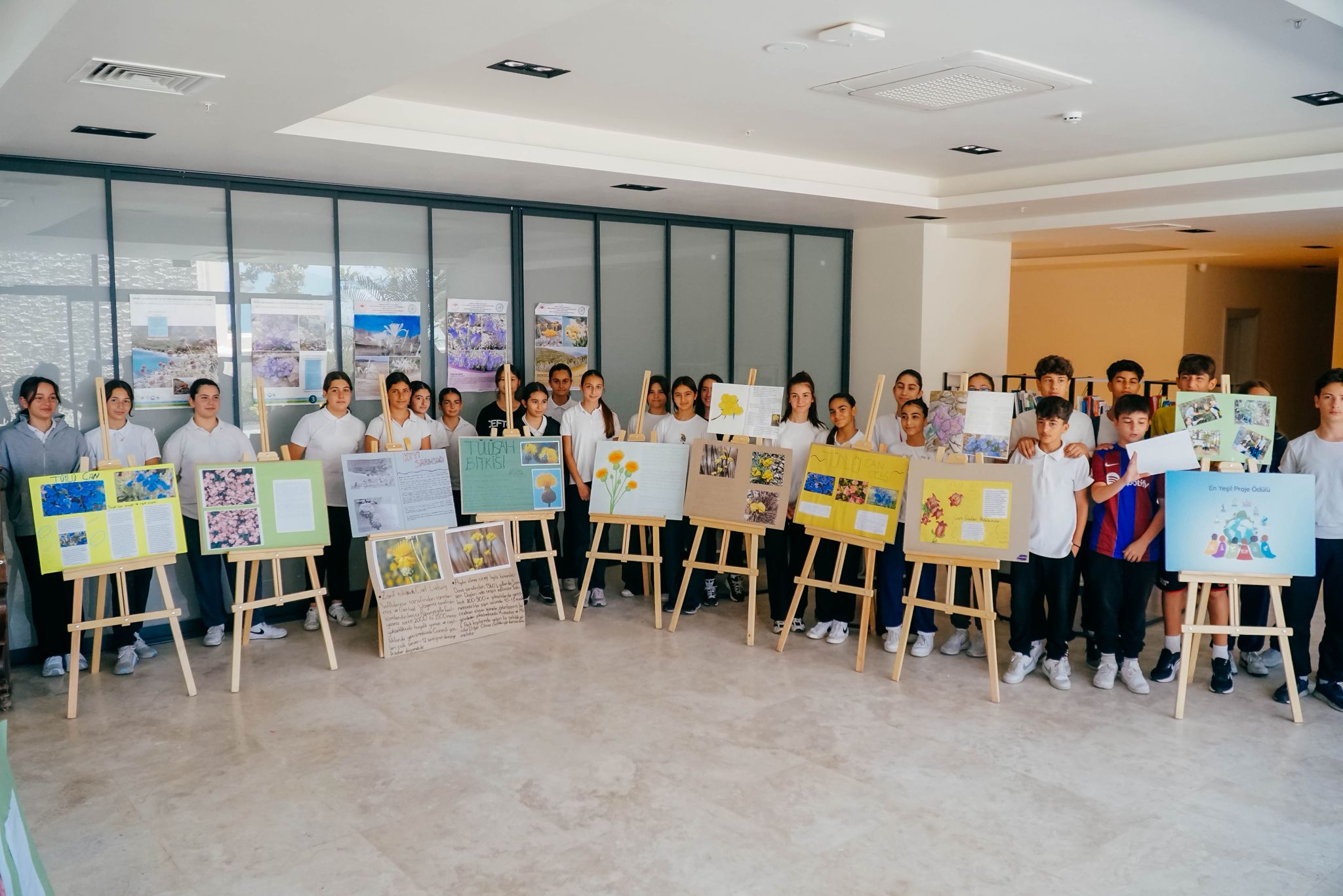 Kuşadası’nın Minik Doğa Elçileri İstanbul’dan Ödülle Döndü!
