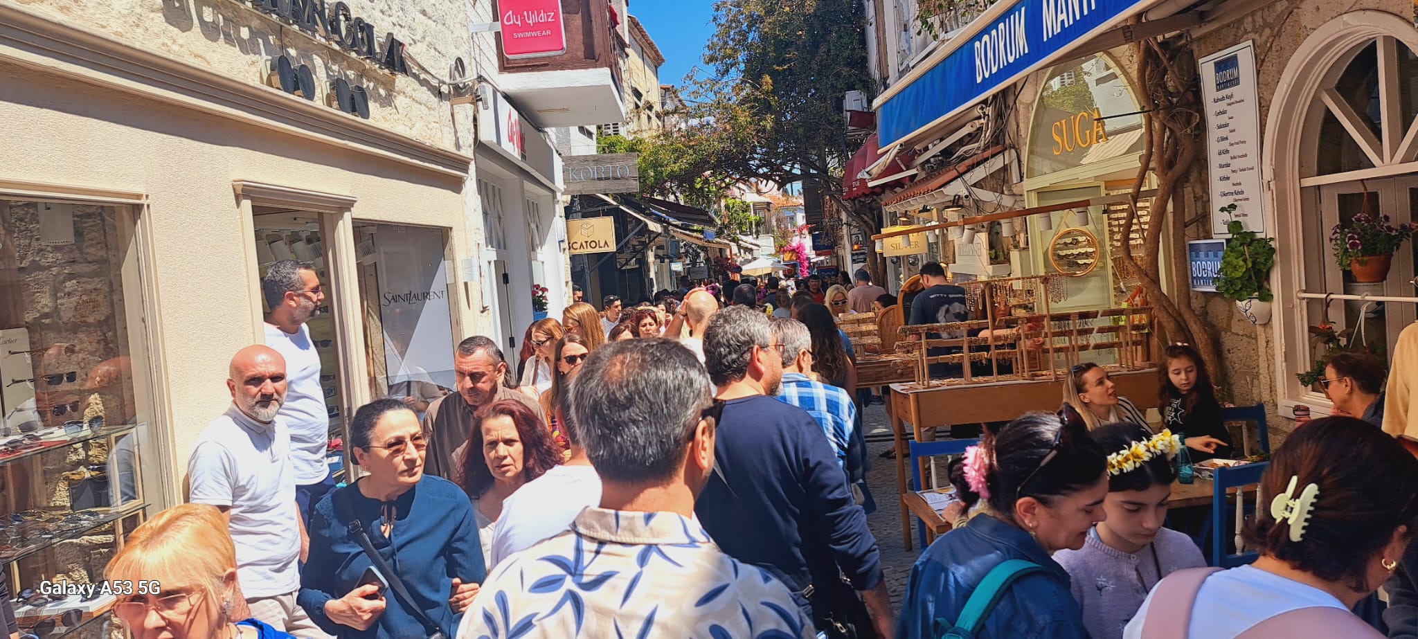 Bayramda Urla’ya Akın: 9 Günde 1 Milyonu Aşkın Ziyaretçi, 162 Bin Araç Girişi