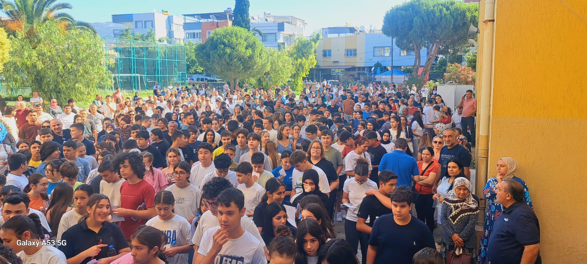 LGS Heyecanı Tüm Aydın’ı Sardı: Kuşadası ve Söke'de Sınav Yoğunluğu