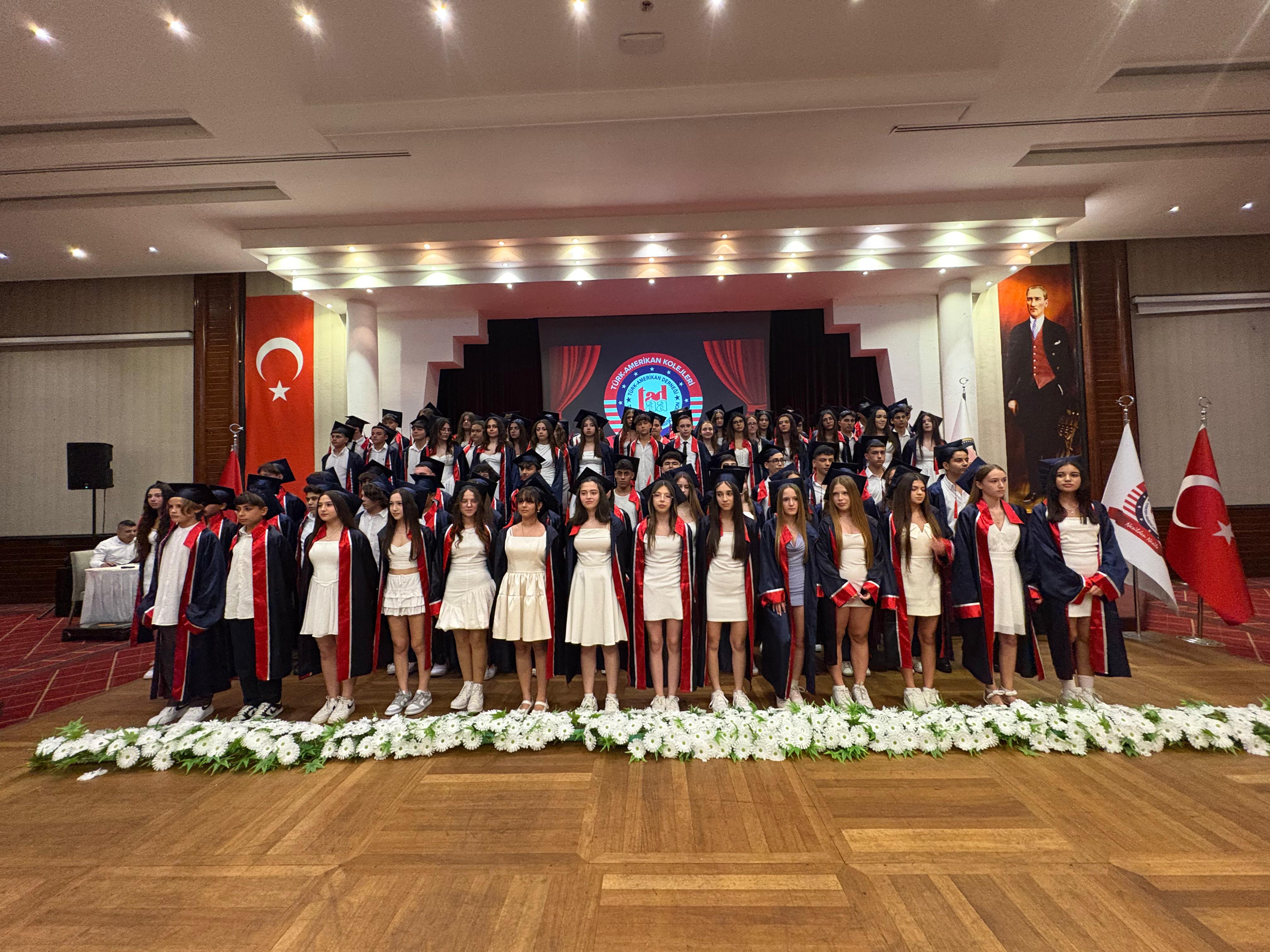 Bir Mezuniyet Değil, Bir Yürek Hikâyesi: Söke Amerikan Kültür Koleji’nde Gözyaşlarıyla Veda