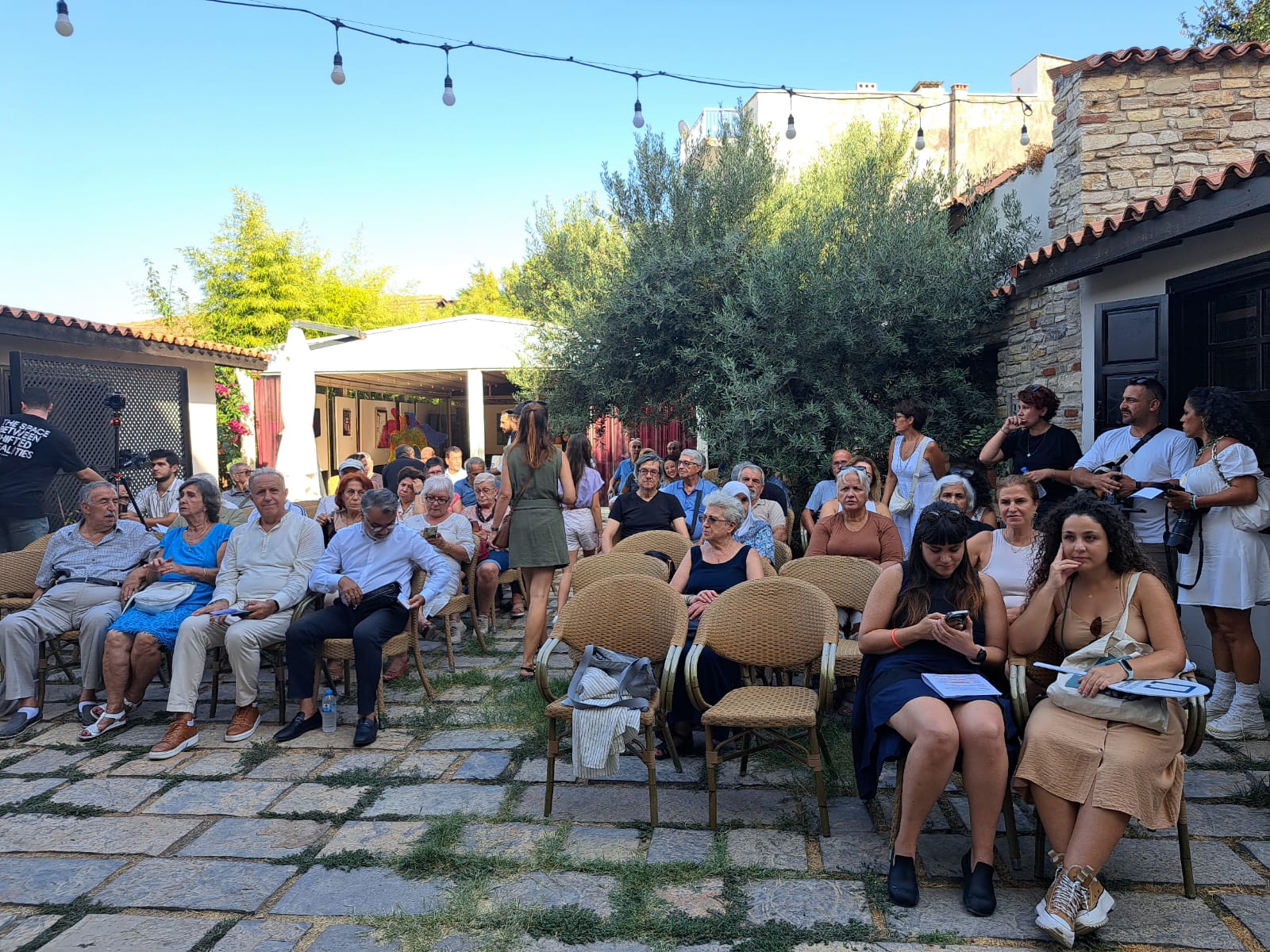 Kuşadası'nın Kalbi “İkioluklu Mahallesi”nde Atmadı: Hatırlayan Mahalle Hatırlanmadı
