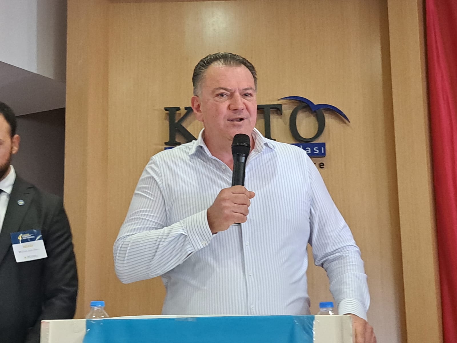 Kuşadası Meclisi’nde Gergin Soru: “Tezcan’ın Akrabaları Belediyede Mi?”