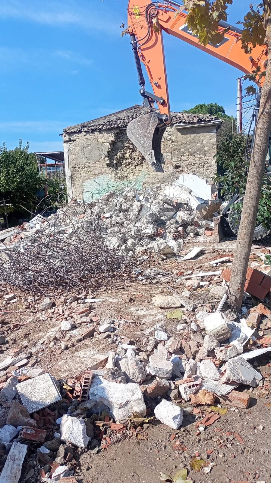 Küçük Köyde Büyük Yatırım: Caferli Mahallesi’ne Yeni Muhtarlık ve Kahve Binası Tartışma Yarattı