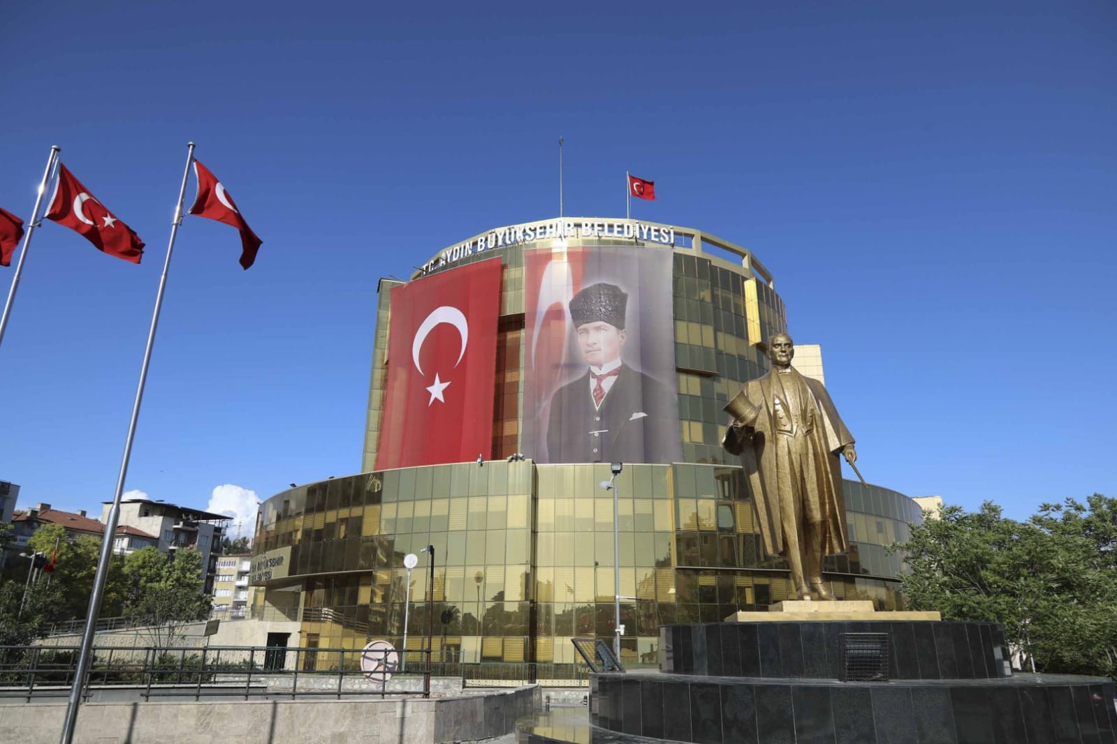 Merkez Park Üzerinden Algı Operasyonu Mu? Büyükşehir’den Çok Sert Çıkış: “Beton Değil Yeşil Getiriyoruz, Yalanlara Geçit Yok!”