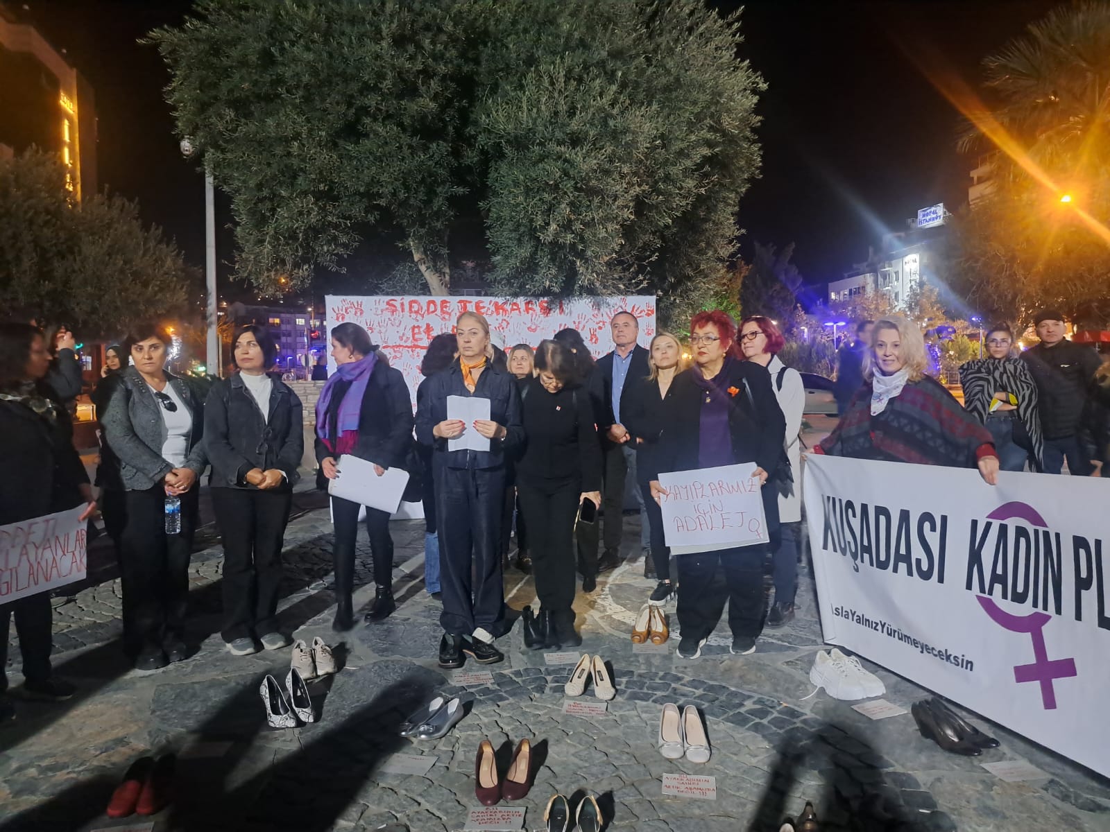 CHP Kadın Kolları’ndan Kuşadası’nda 25 Kasım Mesajı: “Kadına Şiddete Mecbur Değiliz”