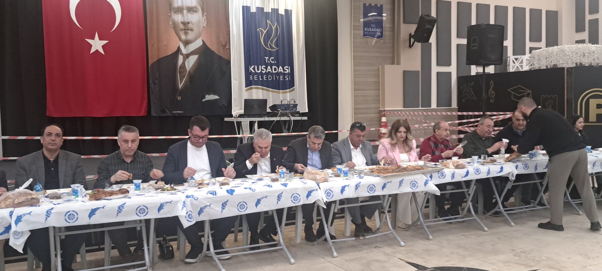 ESNAF SOFRASINDA YOĞUN BULUŞMA, ORGANİZASYONDA AKSAKLIK