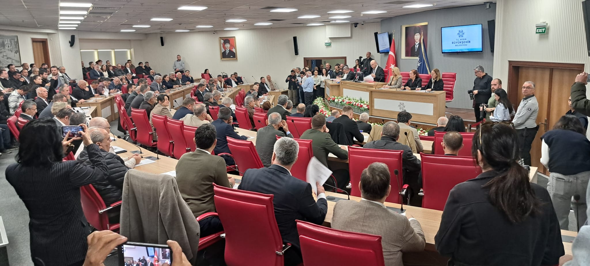 ​Aydın Büyükşehir Meclisi’nde “Kredi” Krizi: CHP Kendi Teklifini Yine Reddetti