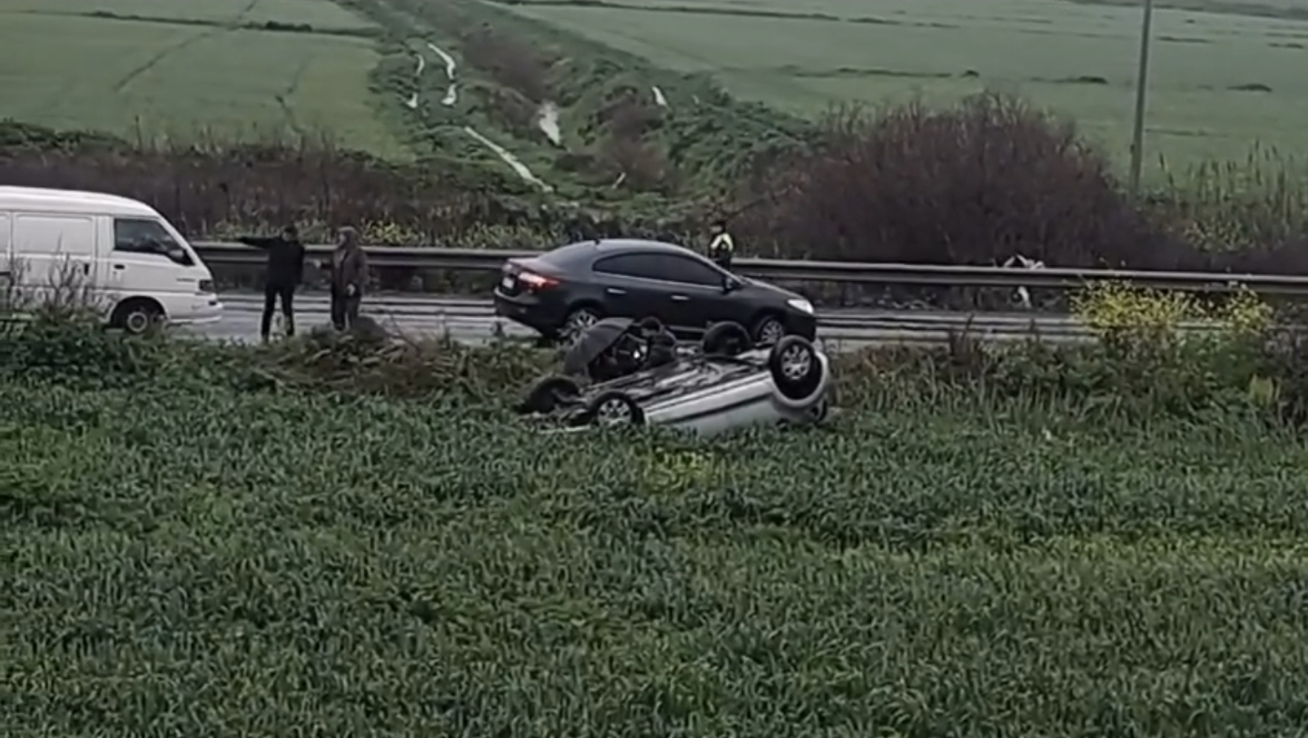 ​Söke’de Korkutan Kaza: Kontrolden Çıkan Araç Buğday Tarlasına Devrildi