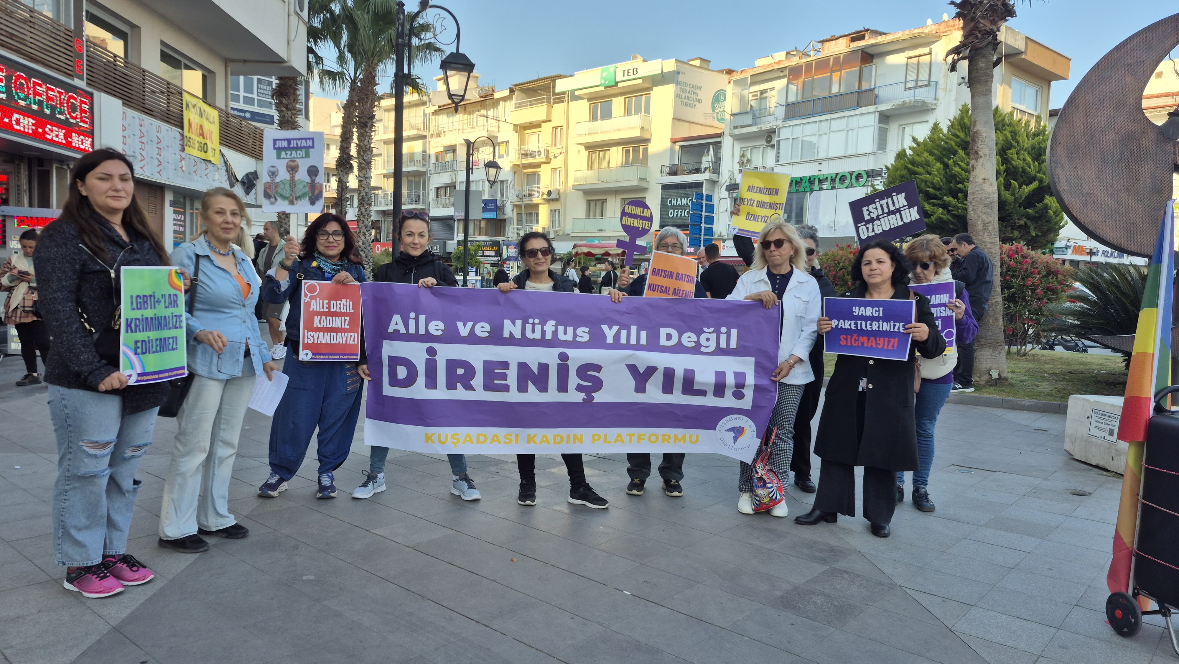​Kuşadası’nda “Aile Yılı” Protestosu