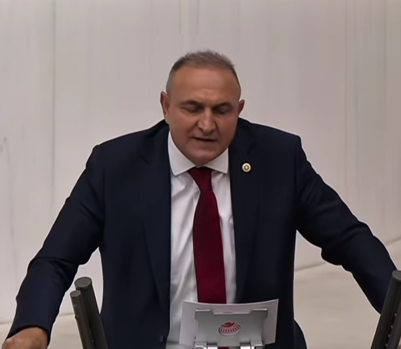 ANKARA KULİSLERİ HAREKETLENDİ: İYİ PARTİLİ ÖMER KARAKAŞ İÇİN AK PARTİ İDDİASI