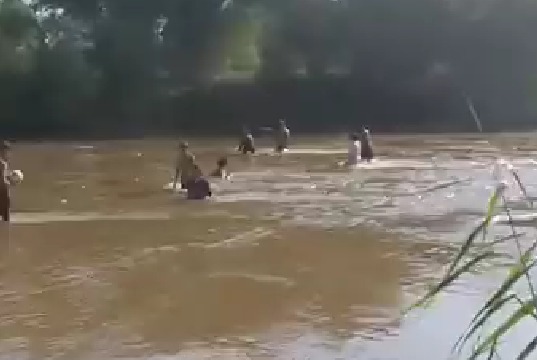 Menderes faciası kamerada! Çocukların son anları...