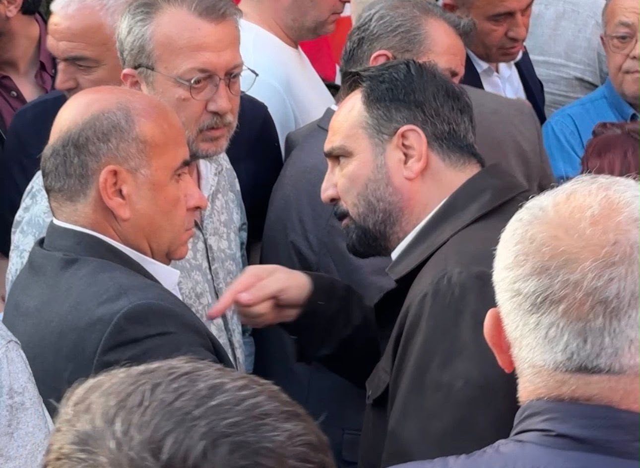 Aydın'ın o ilçesinde başkan ve yönetimi CHP'de kalıyor!