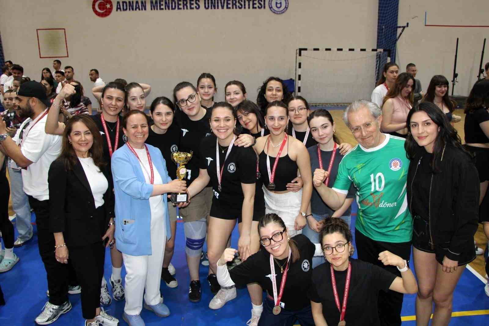 ADÜFEST Spor Şenlikleri kapsamında kupa törenleri gerçekleştirildi