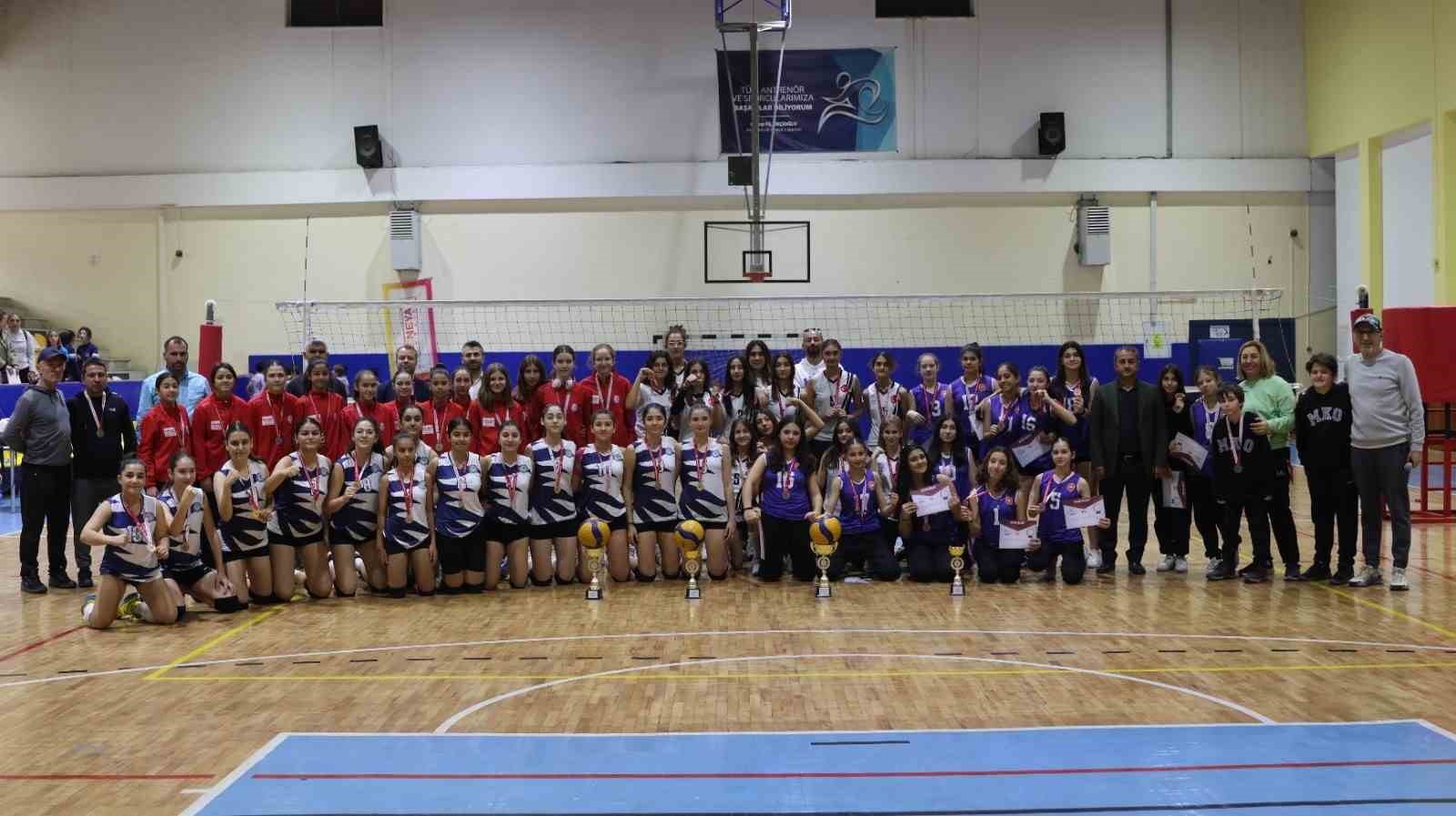 Aydın'da Voleybol Heyecanı Doruk Noktasına Ulaştı! Şampiyonlar Belli Oldu