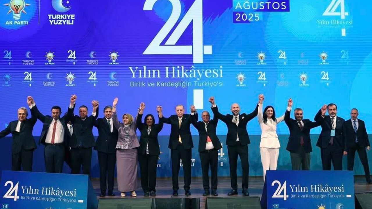 Aydın’da Siyasi Zemin Güçleniyor: Destekler Artıyor, Yüzler Gülüyor