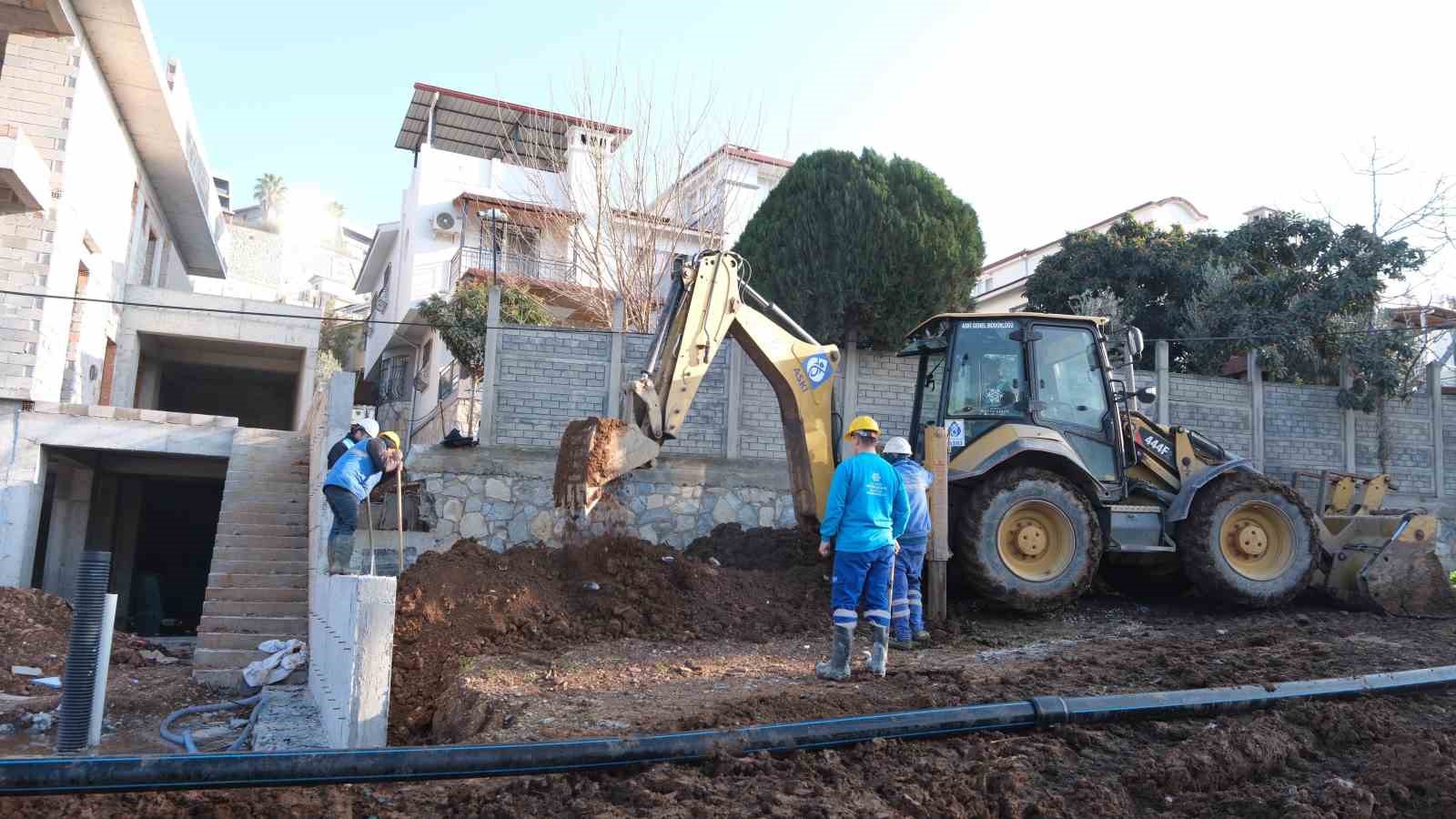 Büyükşehir’in Kuşadası’ndaki altyapı çalışmaları hız kesmiyor