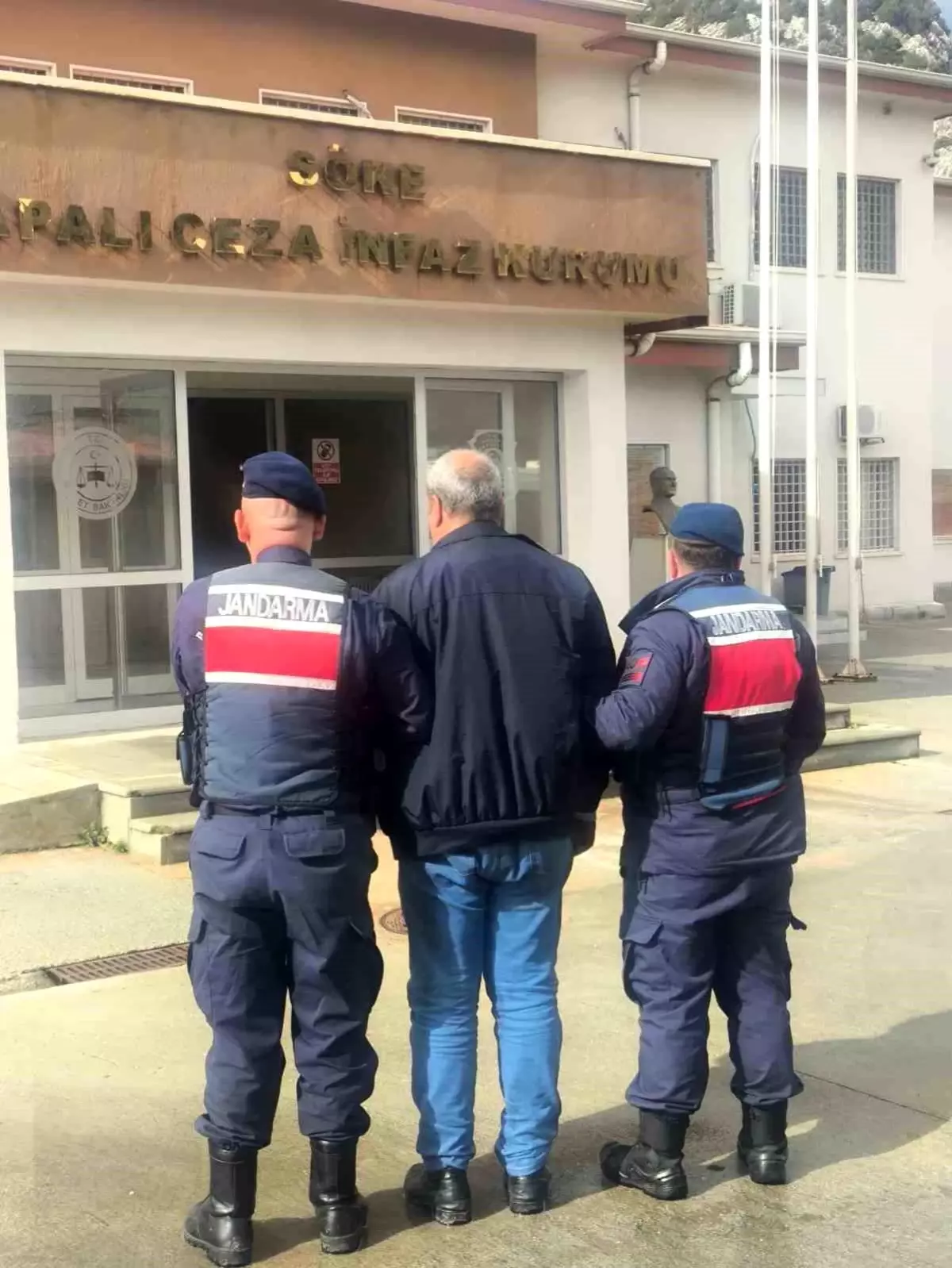 Dolandırıcı Hükümlü Yakalandı