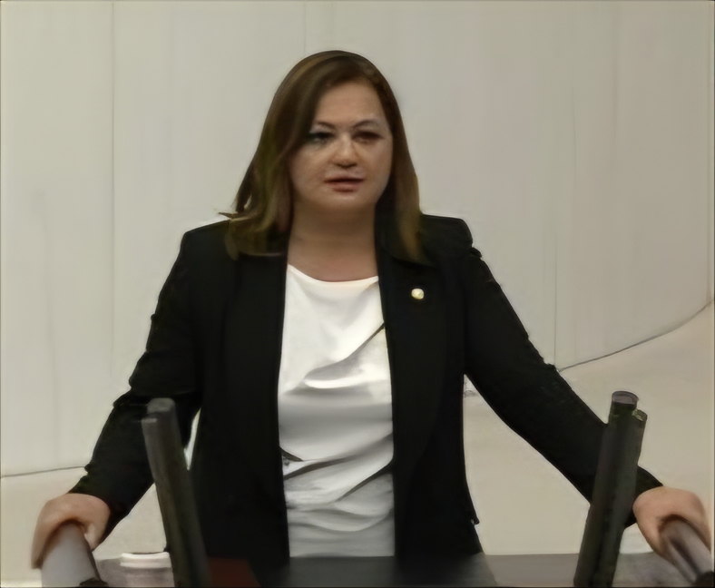 SİYASETTE ‘ETİK’ SINAVI: BURCU KÖKSAL KENDİ SÖZLERİYLE KUŞATILDI!