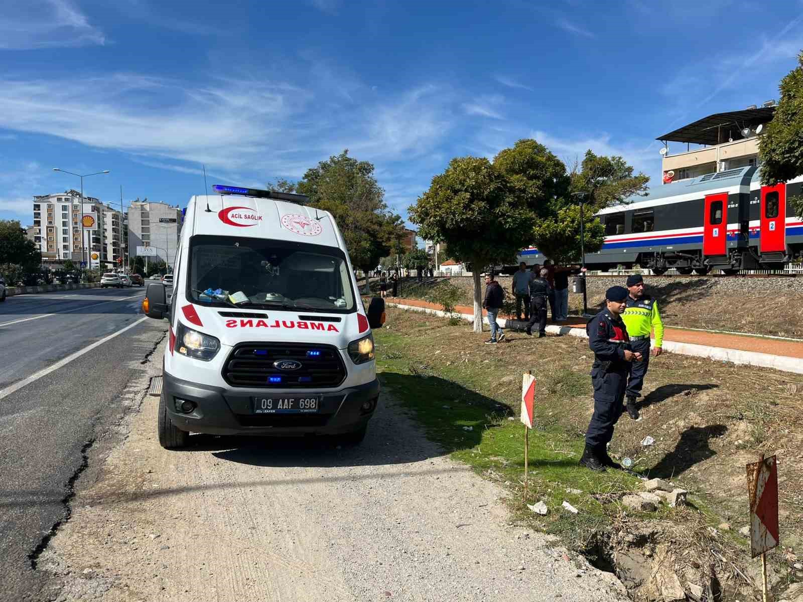 İncirliova’da trenin çarptığı yaşlı kadın ağır yaralandı