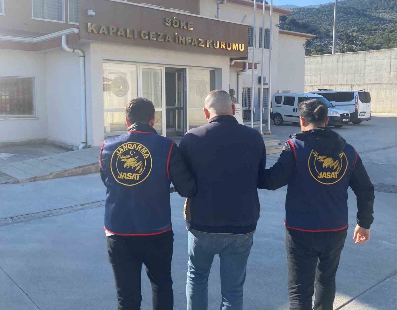 Kuşadası’nda 10 yıl 2 ay hapis cezası bulunan hükümlü yakalandı