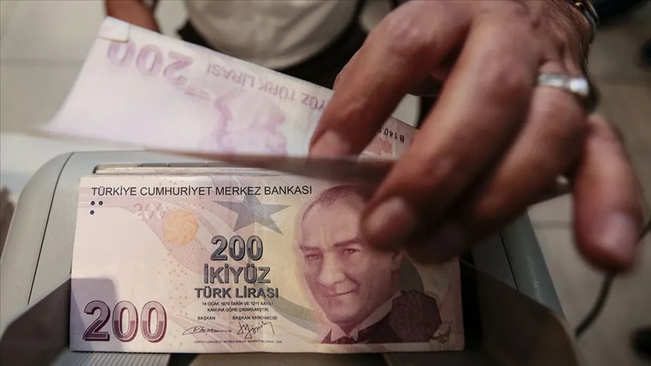 Memurlar Temmuz Zammı İçin Sahada: Yüzde 20 Ek Zam ve Refah Payı Talebi