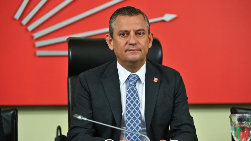 Özgür Özel’in Kurultay Çıkışı: Sert Suçlamalar, Güven Tazeleme ve Tartışmalı Vurgular