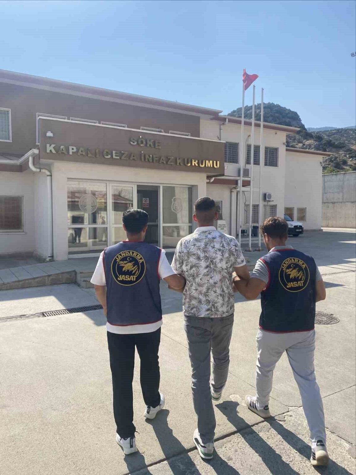 Kuşadası'nda uyuşturucu taciri yakalandı!