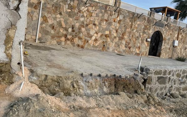 Soğucak Mahallesi’nde Yol Çilesi: 70 Yaşındaki Vatandaş Evine Girmekte Zorlanıyor!