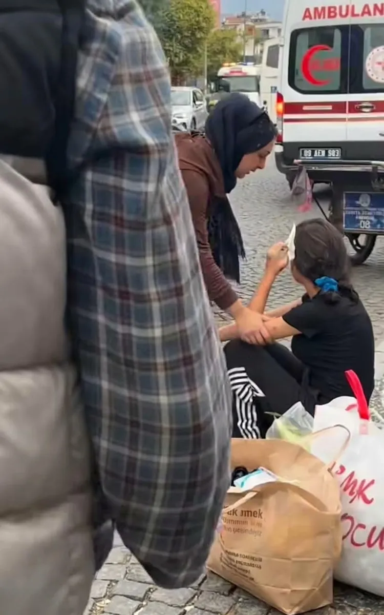 Aydın’da Minibüs Dehşeti: Kapıya Sıkışan Genç Kız Yaralandı