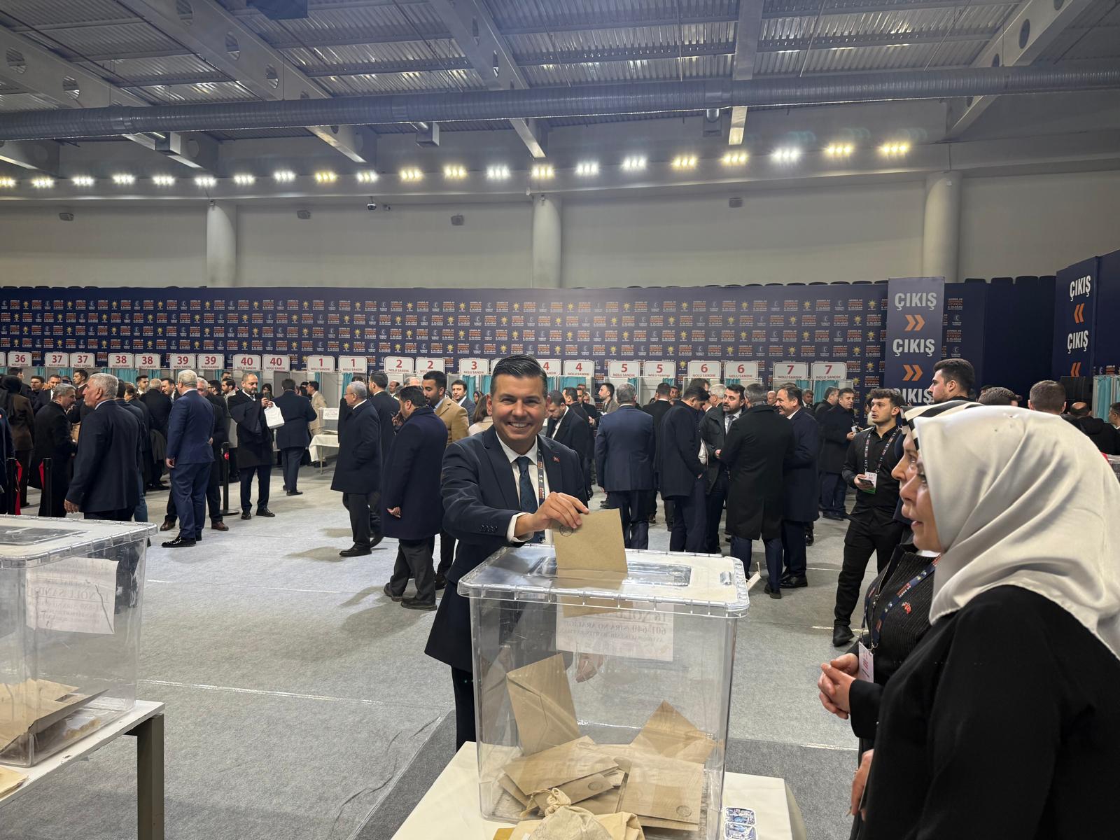 AK Parti Kuşadası Teşkilatı Ankara Kongresi’nde Güçlü Temsil Edildi