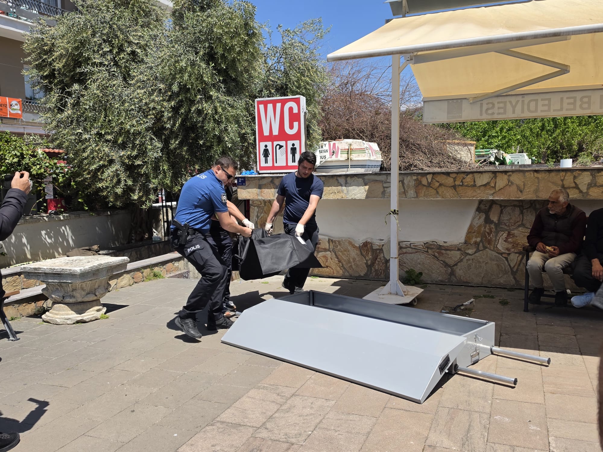 Kuşadası’nda Acı Kayıp: Hanım Camii’nin ‘Kuşçu Amcası’ Ölü Bulundu